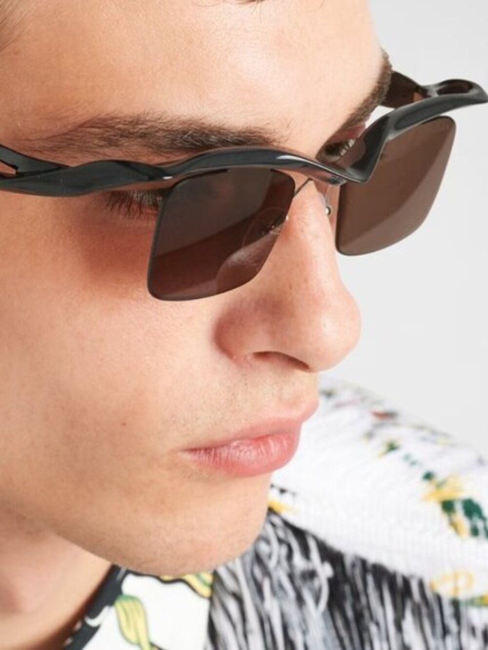 NEW PRADA SUNGLASSES, PRA15S 1AB8C1 BLACK BROWN UNISEX EYEWEAR SPR A15 1AB8C1